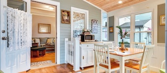Historic Bemus Point Studio w/ Porch: Walk to Lake