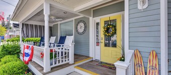 Historic Bemus Point Studio w/ Porch: Walk to Lake