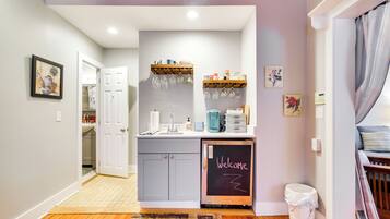 Apartment (0 Bedroom) | Interior