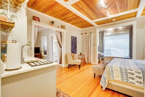 Apartment (0 Bedroom) | Interior