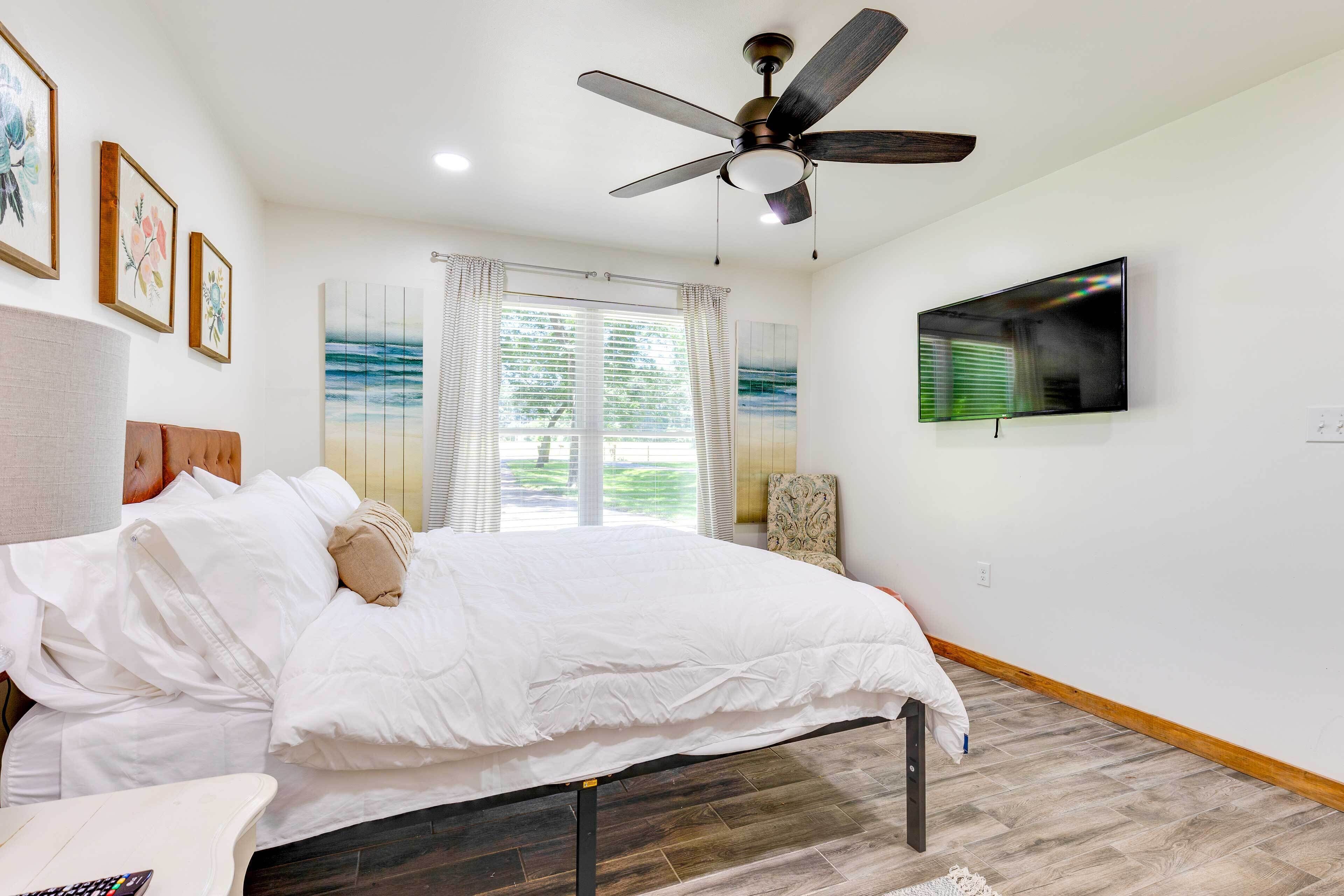 House (2 Bedrooms) | Interior