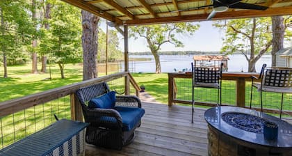 Lakefront Daingerfield Retreat w/ Shared Dock!
