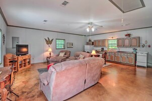 House (1 Bedroom) | Interior