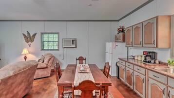 House (1 Bedroom) | Interior