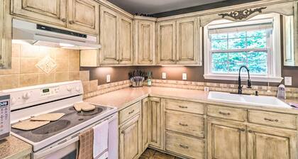 Higden Home w/ Furnished Porch, Spacious Yard