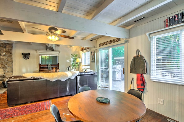 House (2 Bedrooms) | Interior