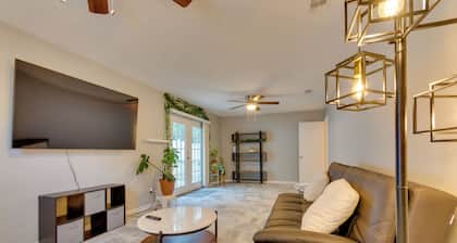 Lovely Little Rock Home w/ Fire Pit & Yard!