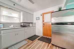 House (3 Bedrooms) | Interior - Family-friendly Hideaway Near Presque Isle! (Erie)