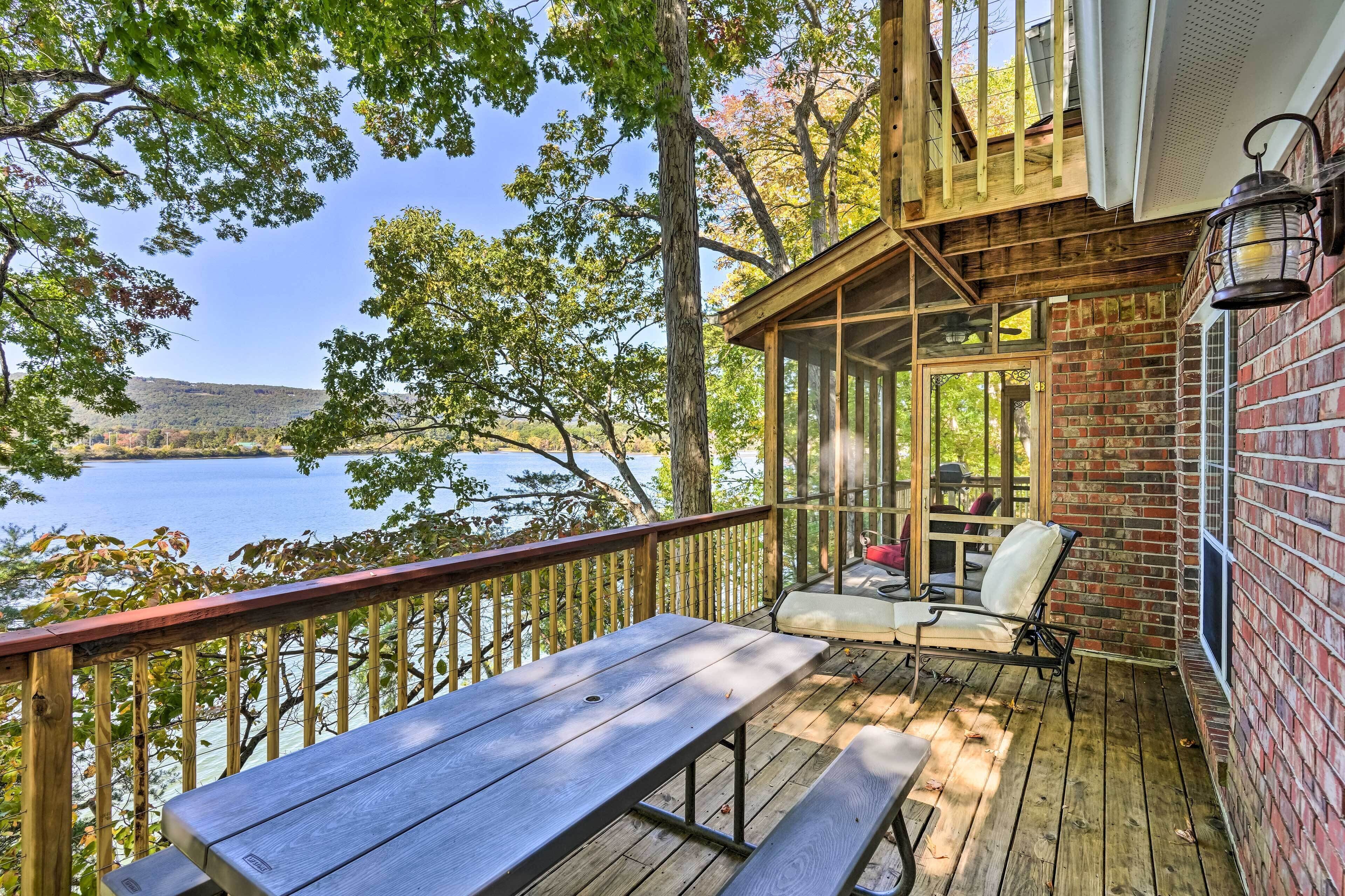 Ideal Chickamauga Lake Home + Dock & Fire Pit