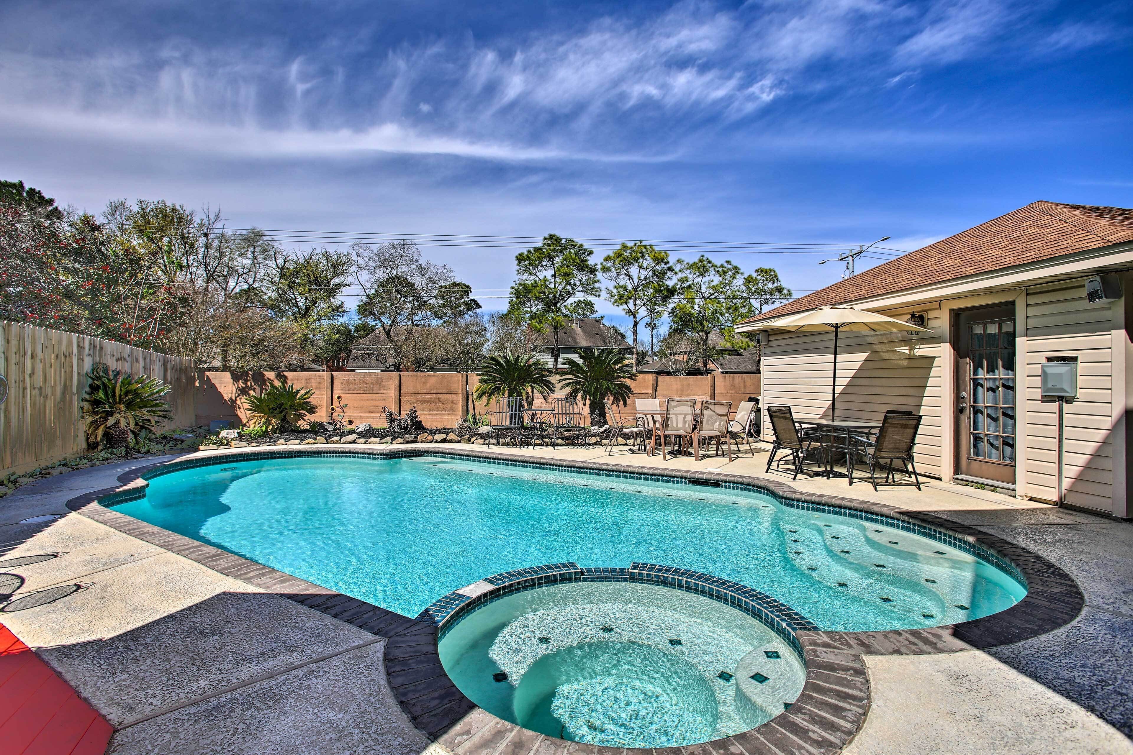 Houston Home With Private Outdoor Pool!