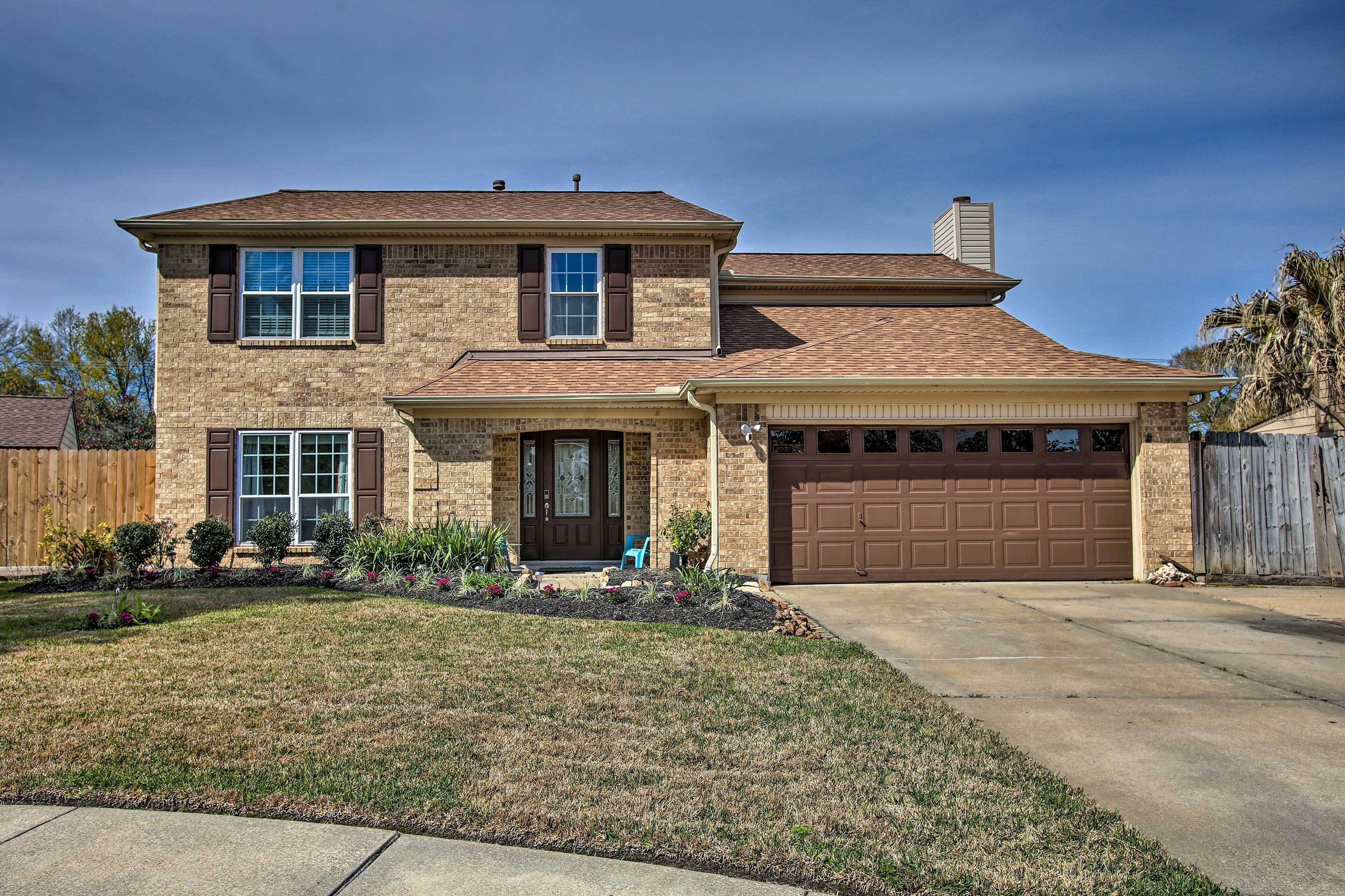 Houston Home With Private Outdoor Pool!
