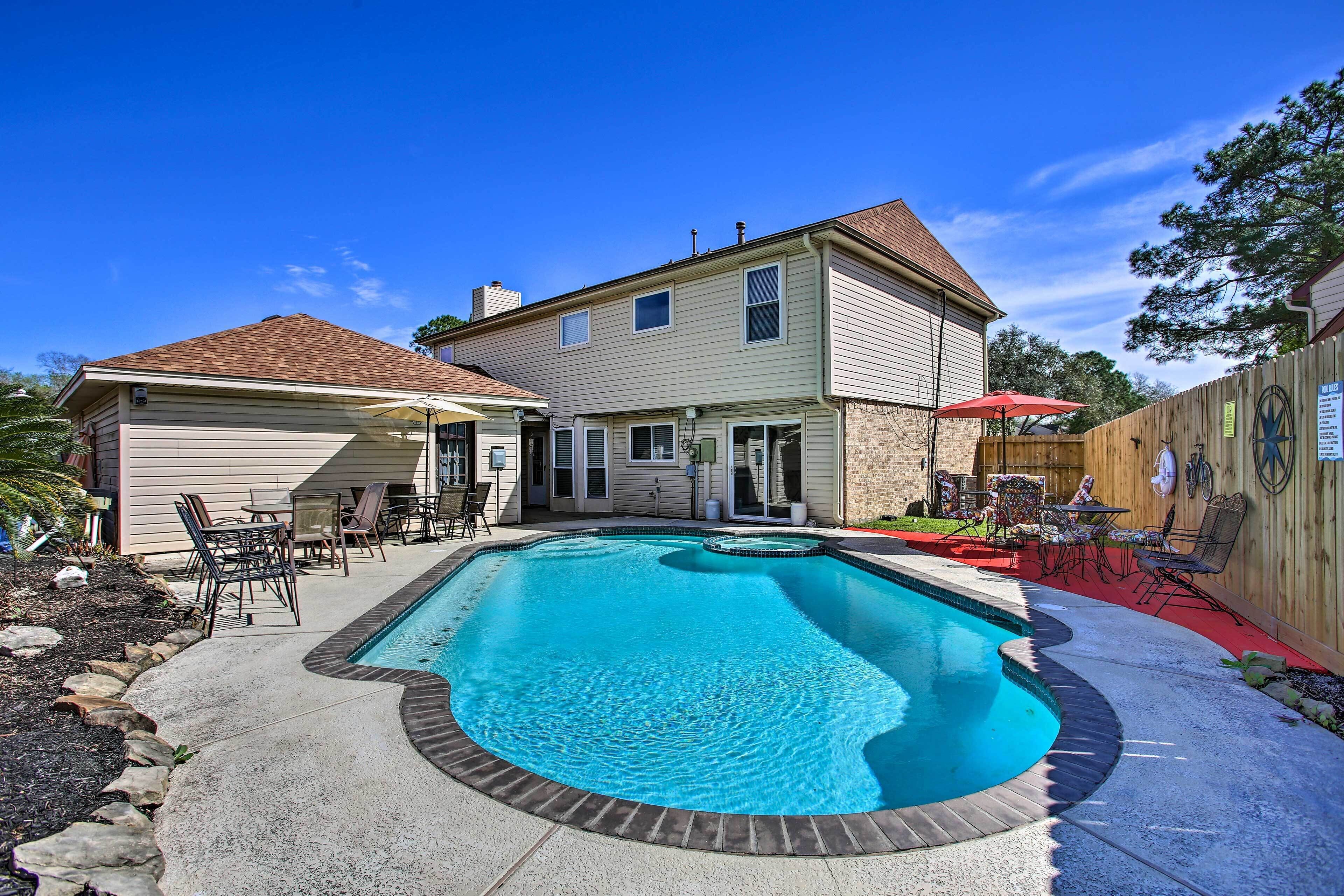 Houston Home With Private Outdoor Pool!