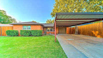 House (3 Bedrooms) | Front of property