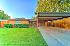 House (3 Bedrooms) | Front of property