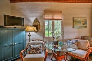 Apartment (0 Bedroom) | Interior