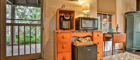 Apartment (0 Bedroom) | Interior