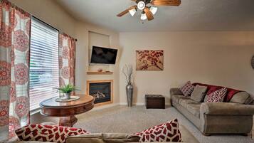 Apartment (3 Bedrooms) | Front of property