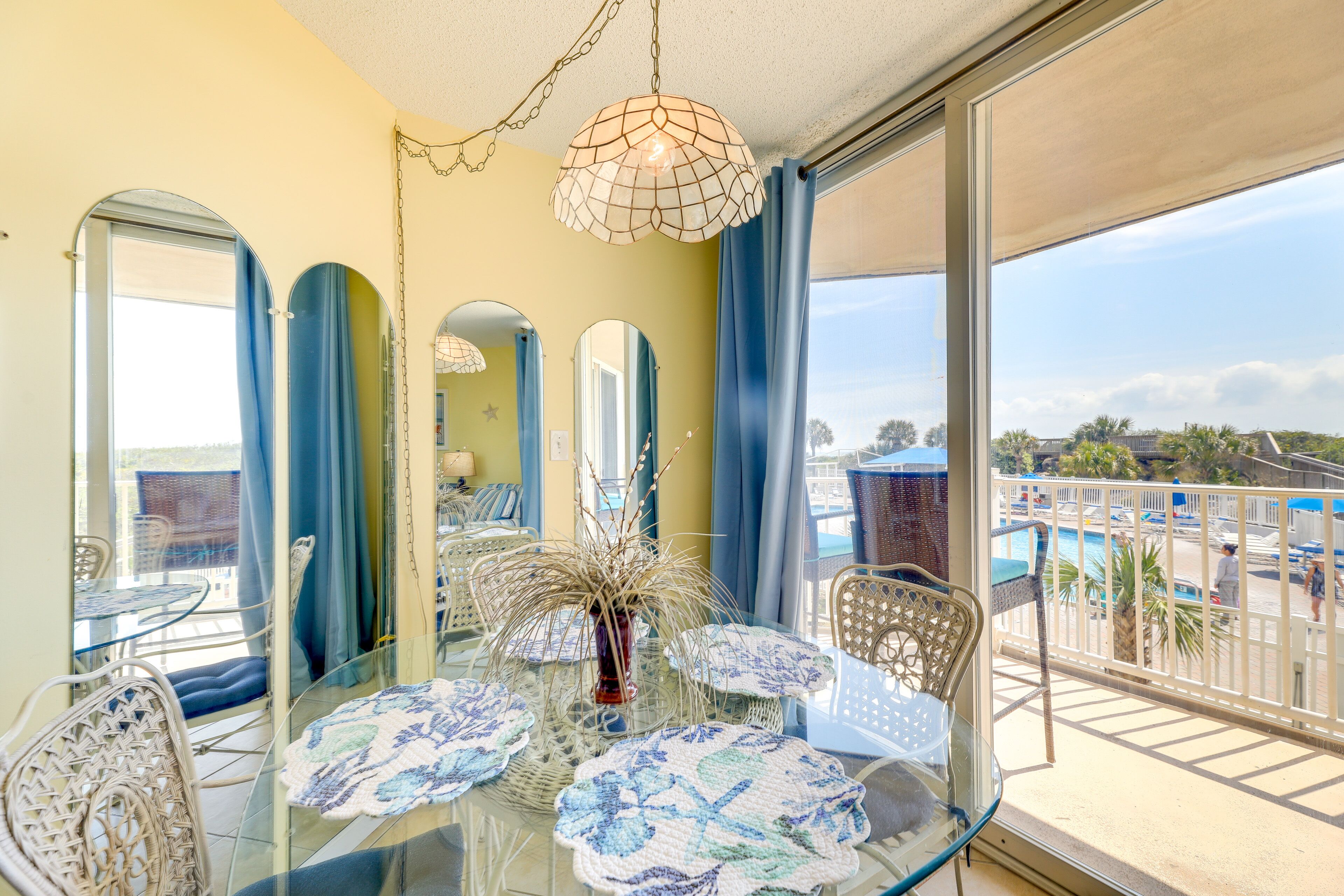 North Carolina Escape w/ Balcony & Pool Access!