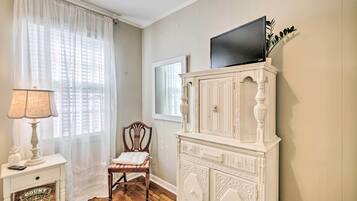 Cottage (2 Bedrooms) | Interior