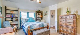 Lake Michigan Vacation Rental: 1 Block to Marina!