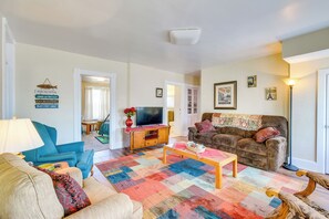 Apartment (2 Bedrooms) | Front of property - Lake Michigan Vacation Rental: 1 Block to Marina! (Manitowoc)