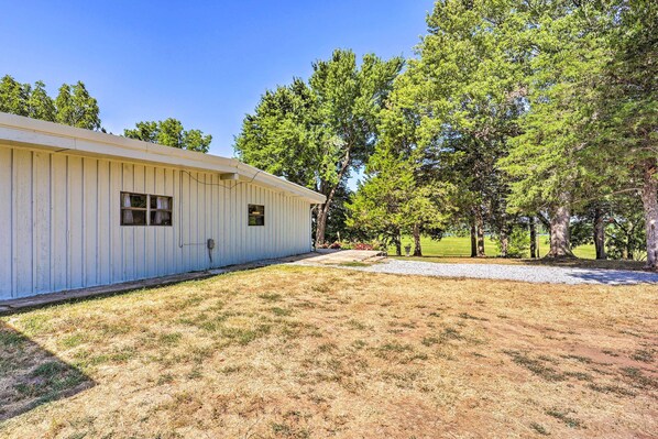 House (4 Bedrooms) | Interior - 'lochview Lodge' Idyllic Farmhouse in Grove! (Grove)