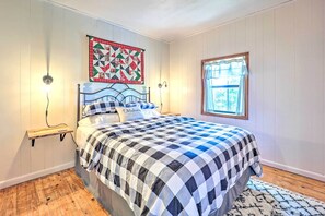 House (4 Bedrooms) | Interior - 'lochview Lodge' Idyllic Farmhouse in Grove! (Grove)