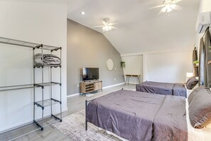 House (1 Bedroom) | Interior