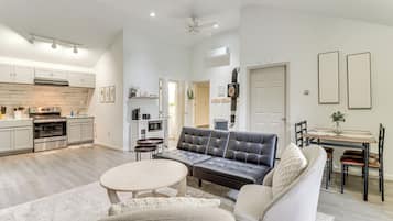 House (1 Bedroom) | Interior