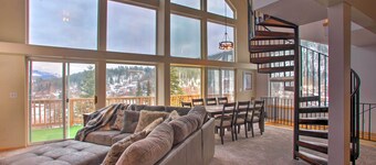 1 Mi to Silver Mountain: Family Home w/ Views!