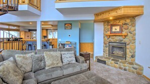 Interior - 1 Mi to Silver Mountain: Family Home w/ Views! (Kellogg)