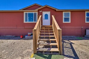 House (5 Bedrooms) | Interior - Mtn Gem w/ Breathtaking Scenery: 7 Mi to Dtwn (Del Norte)