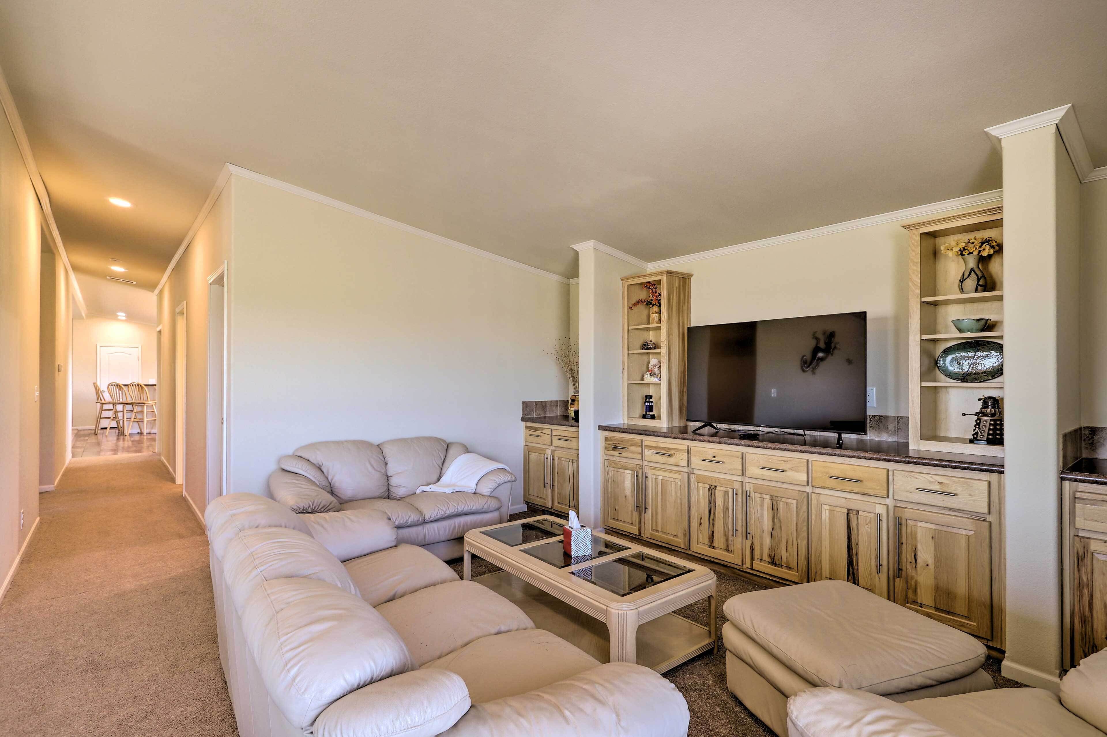 House (5 Bedrooms) | Interior