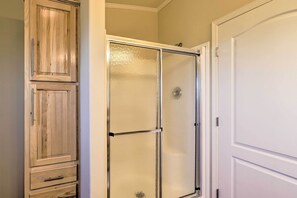 Interior - Mtn Gem w/ Breathtaking Scenery: 7 Mi to Dtwn (Del Norte)