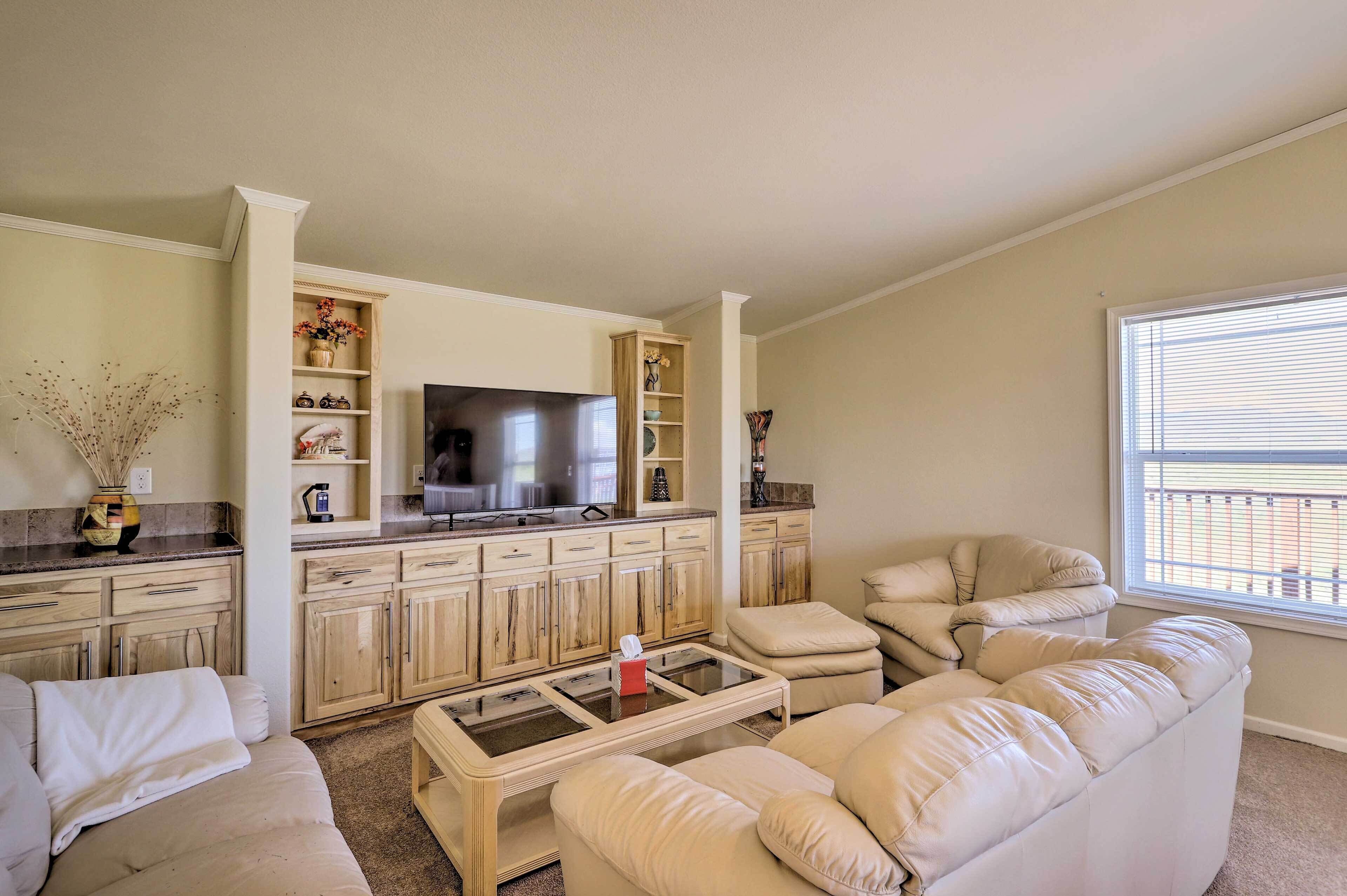 House (5 Bedrooms) | Interior