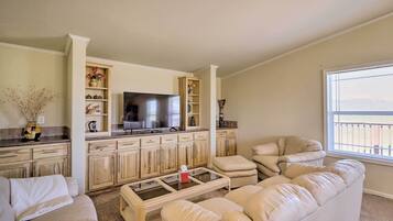 House (5 Bedrooms) | Interior