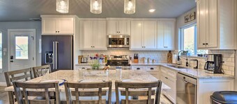 Hot Tub & Fire Pit! Cozy Granbury Escape Near Lake