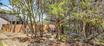 Granbury Home w/ Hot Tub & Furnished Patio!