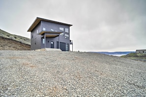 Interior - Modern Davenport Home w/ Water View & Grill! (Davenport)