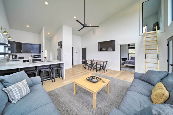 House (3 Bedrooms) | Interior