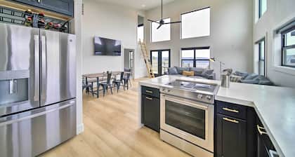 Modern Davenport Home w/ Water View & Grill!