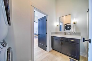 Interior - Modern Davenport Home w/ Water View & Grill! (Davenport)