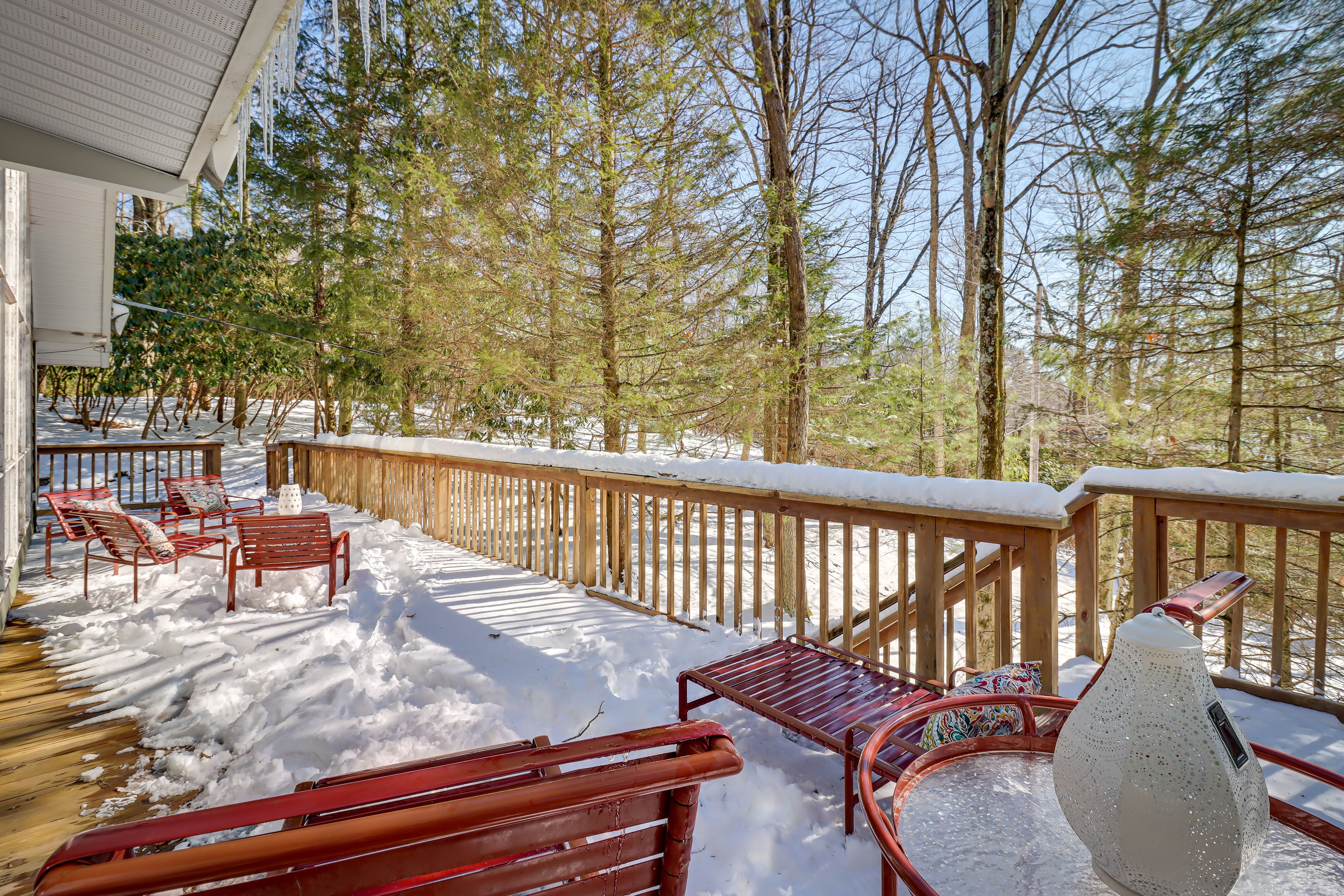 Lake Harmony Vacation Rental w/ Game Room!