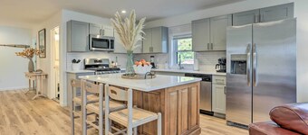 โมเดิร์น โมฮีแกน เลค อะโบด พร้อมเตาไฟและวิว