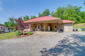 Interior - Peaceful Home w/ Patio Near Greers Ferry Lake (Edgemont)