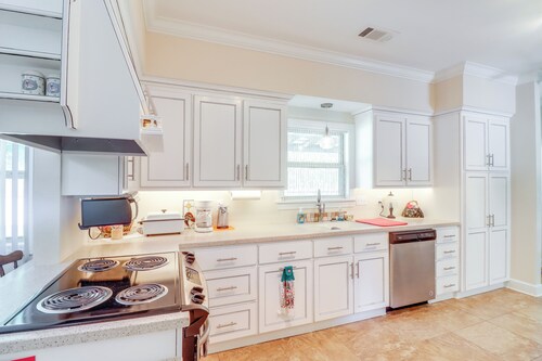 Peaceful Home w/ Patio Near Greers Ferry Lake