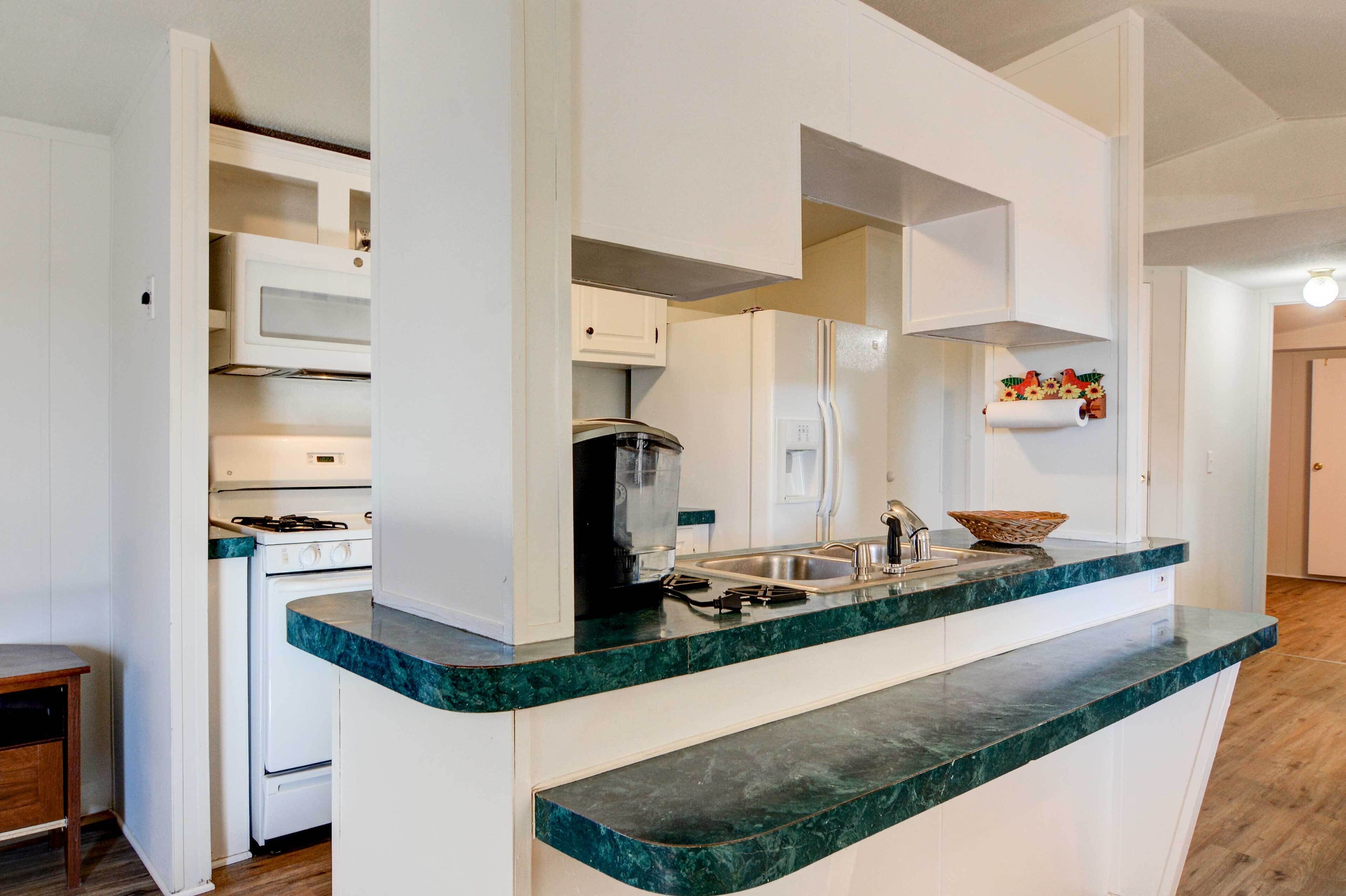 Peaceful Sandia Park Retreat w/ Deck & Views!