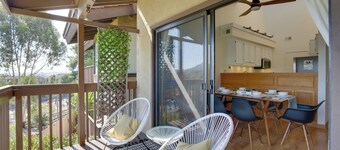 La Mesa Townhome: 15 Mi to San Diego!