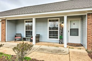 House (3 Bedrooms) | Interior - Ocean Springs Home w/ Sunroom ~ 5 Mi to Beach (Ocean Springs)