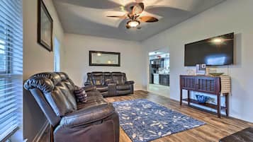 House (3 Bedrooms) | Front of property